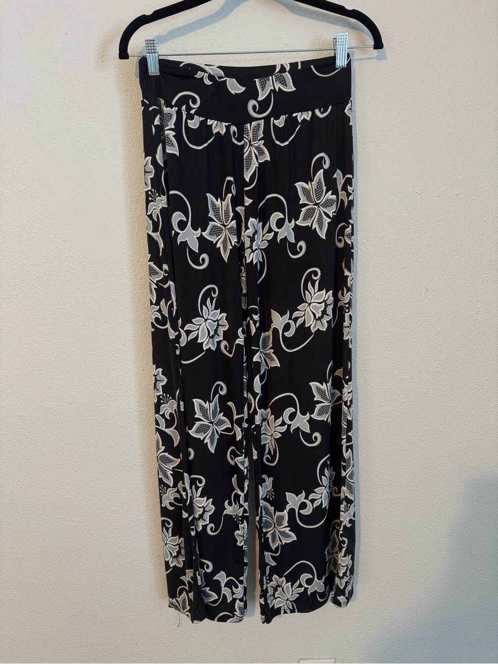 Women's Black Floral Wide-Leg Pants